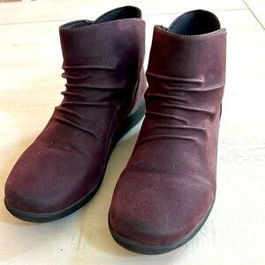 CLARKS CLOUDSTEPPERS Maroon Ankle Boots